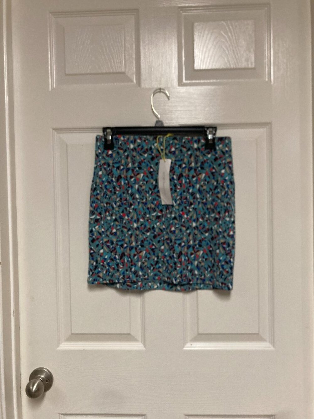 BCBG patterned mini skirt New With Tags winter sky multicolor sze Medium Women's